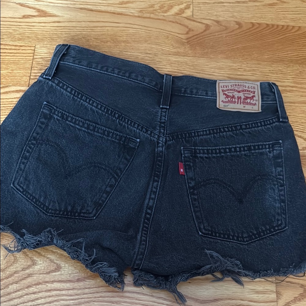 Black Levi’s shorts